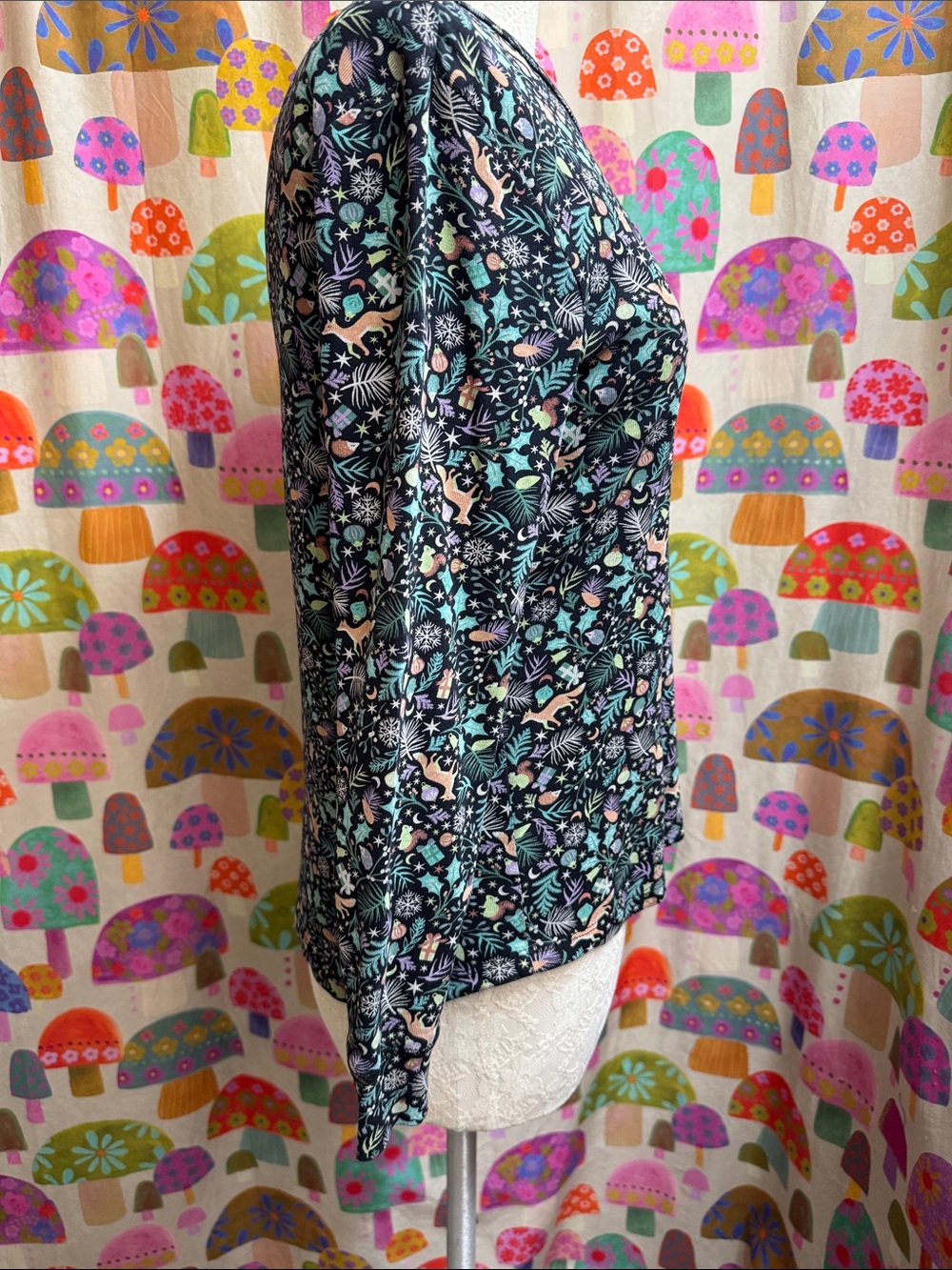 Amazon Essentials Holiday PJ's. Small - Picture 3 of 16